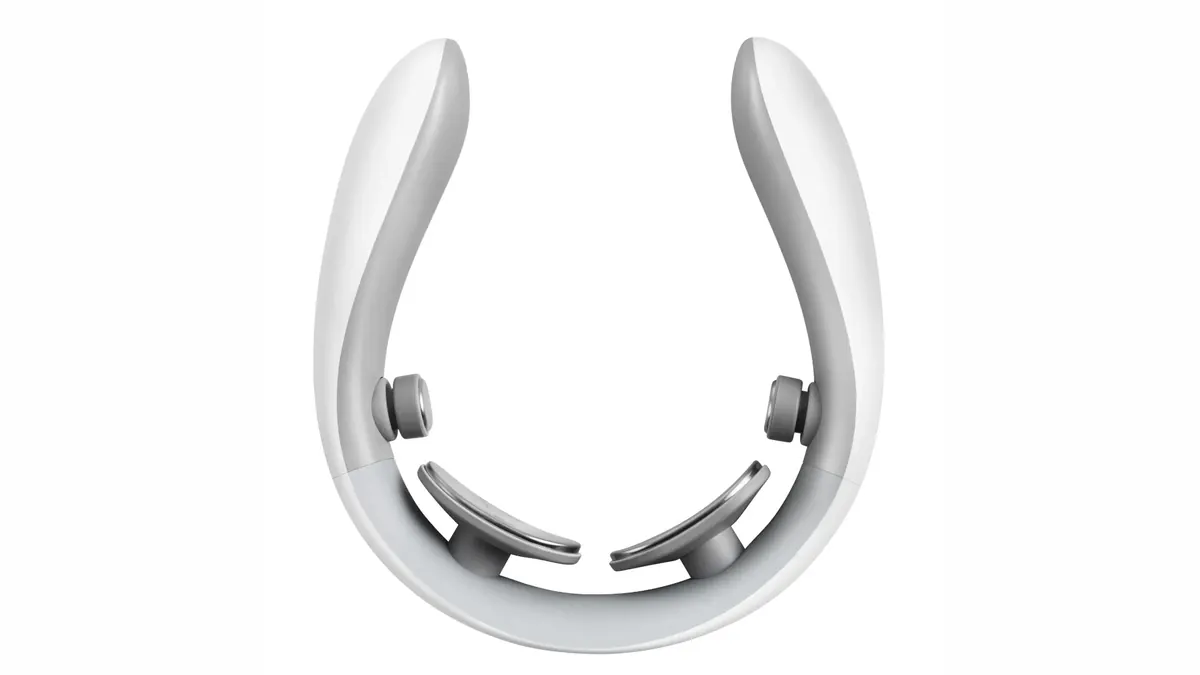 Wearing Carot at a desk during work